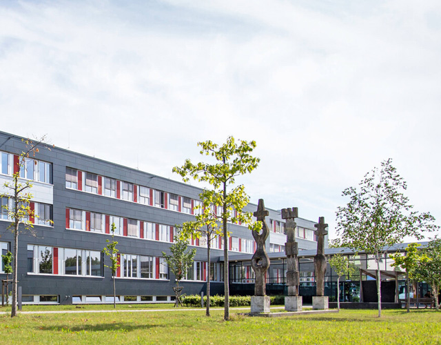 吕贝克应用技术大学